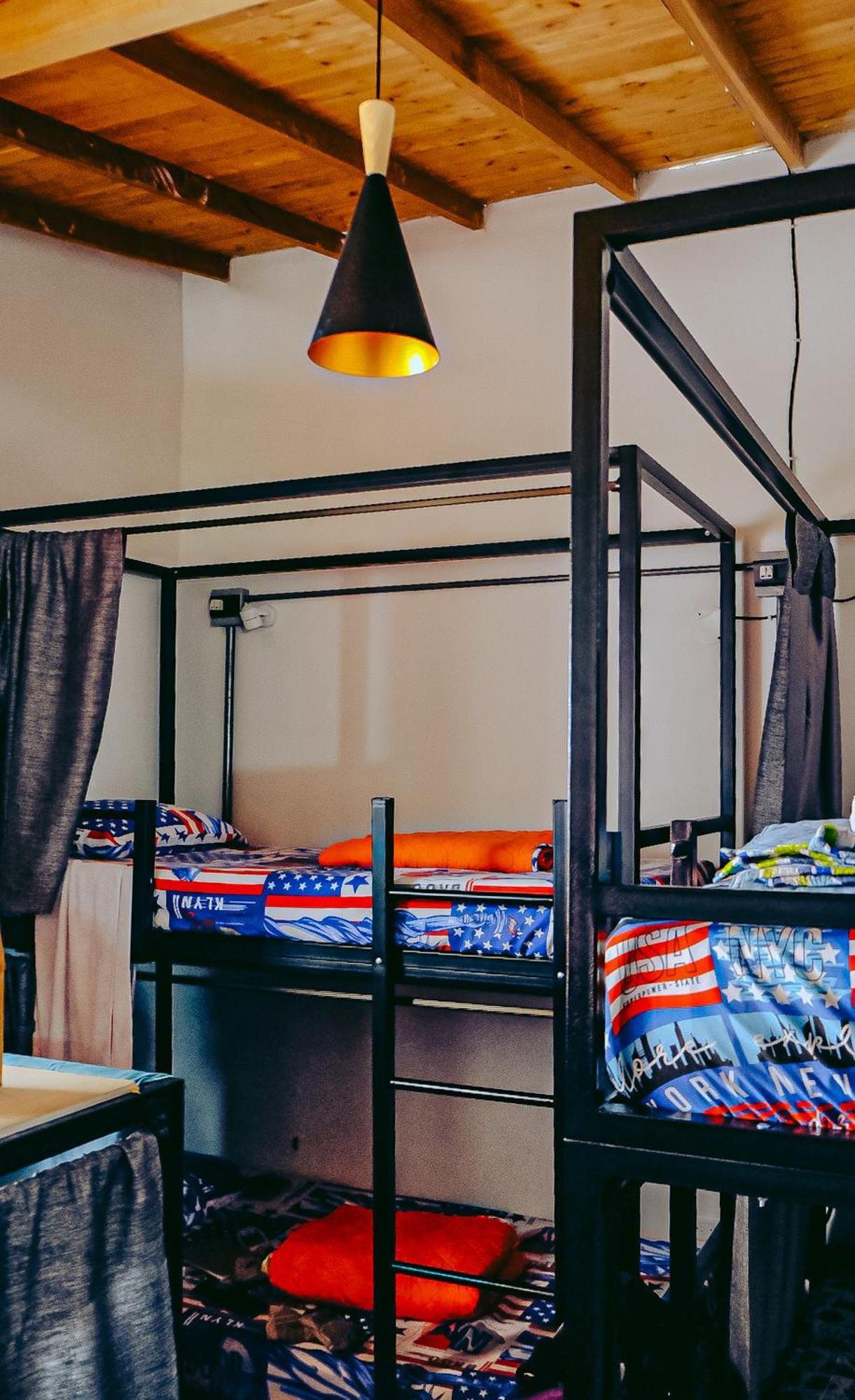 Hostel Metro Floresta Alojamiento メデジン エクステリア 写真