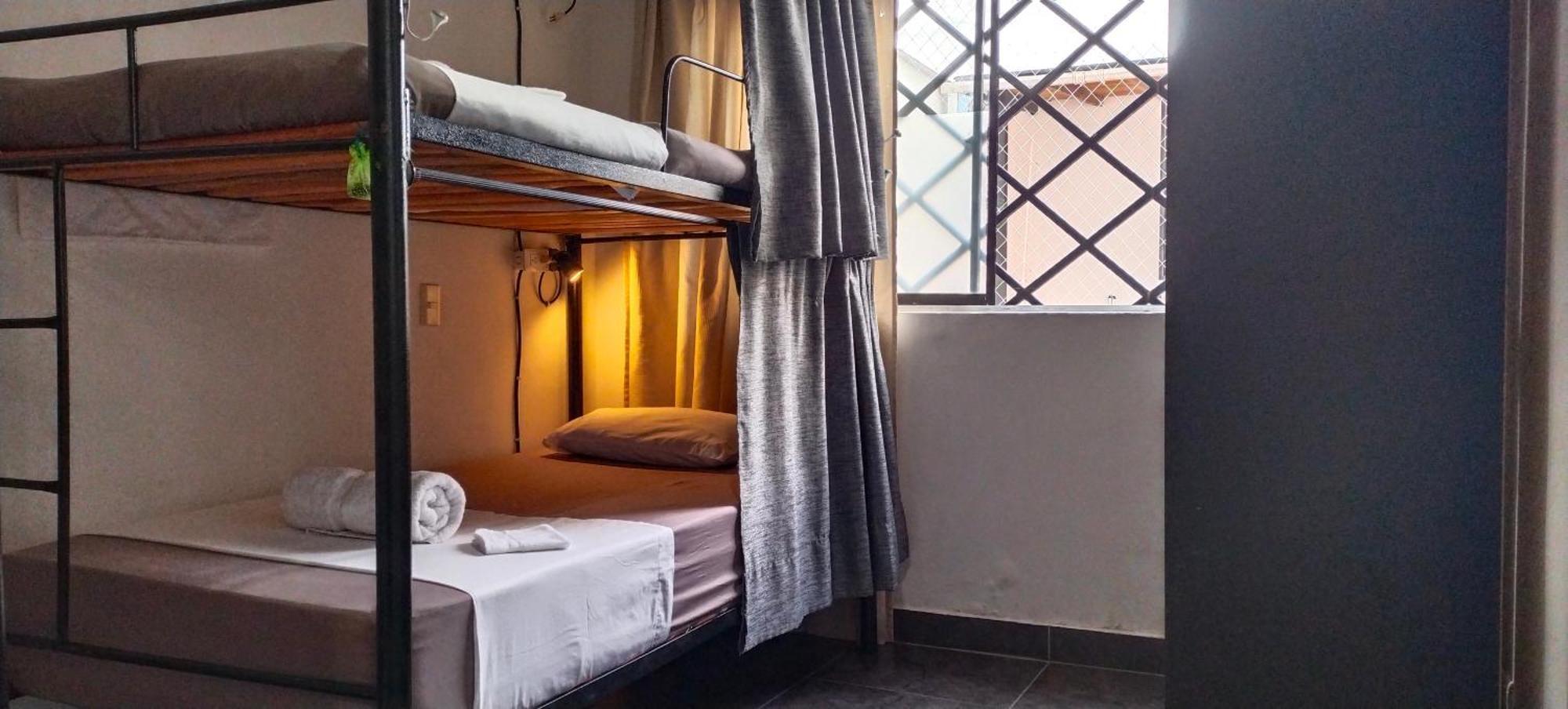 Hostel Metro Floresta Alojamiento メデジン エクステリア 写真