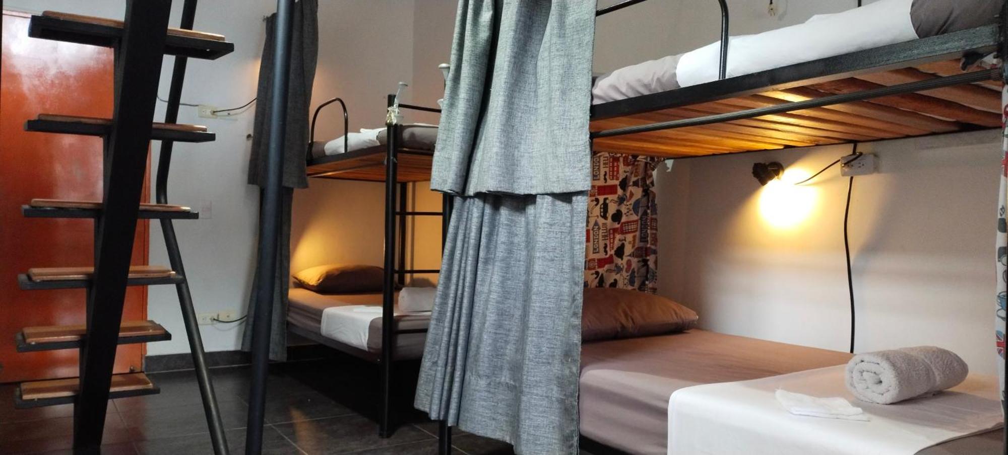 Hostel Metro Floresta Alojamiento メデジン エクステリア 写真