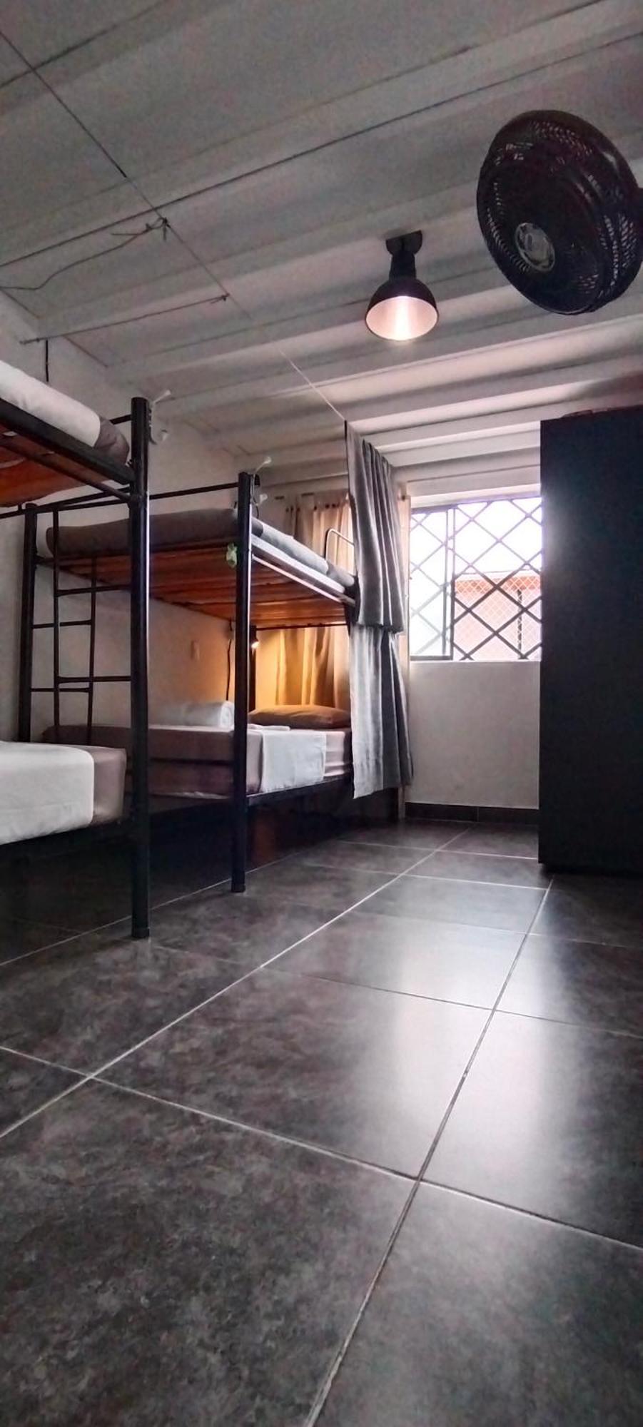 Hostel Metro Floresta Alojamiento メデジン エクステリア 写真