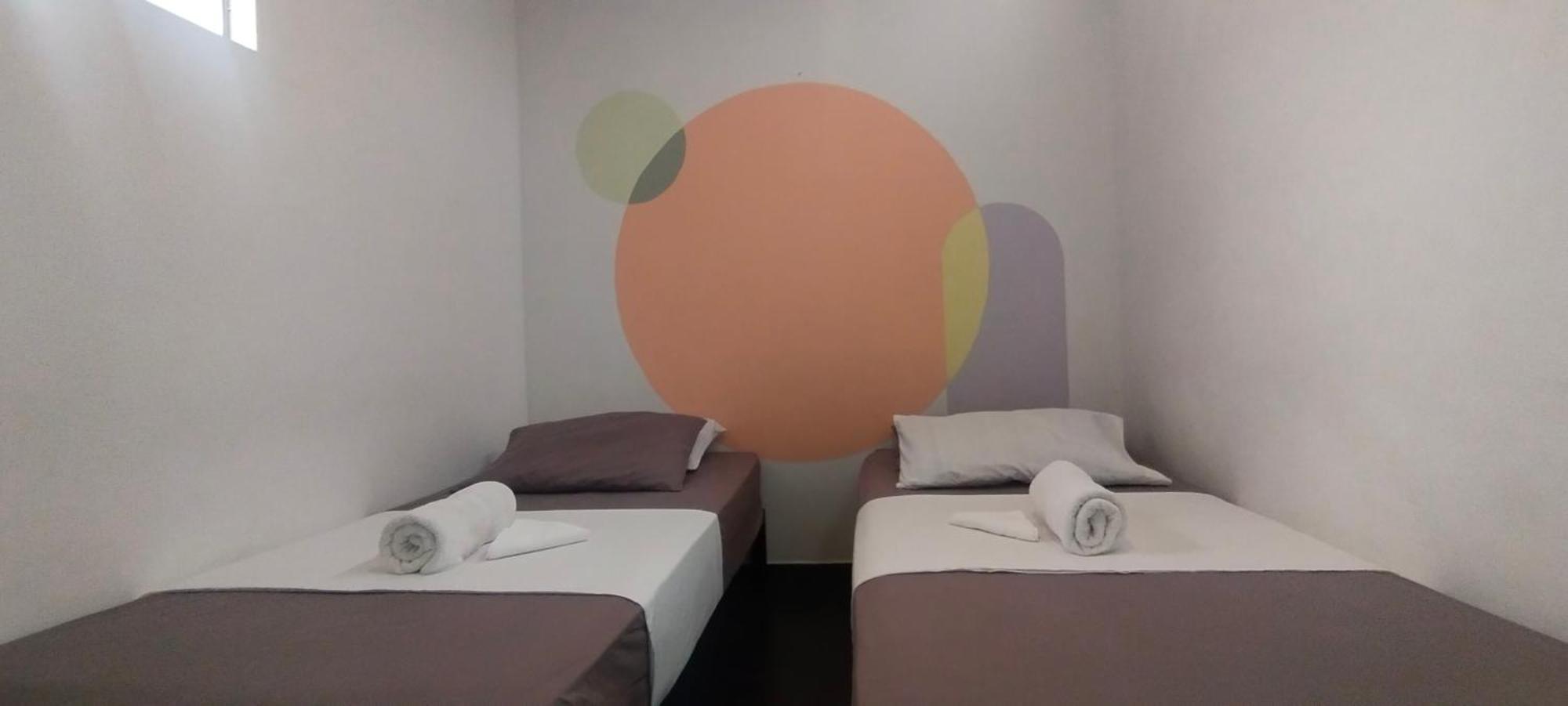Hostel Metro Floresta Alojamiento メデジン エクステリア 写真