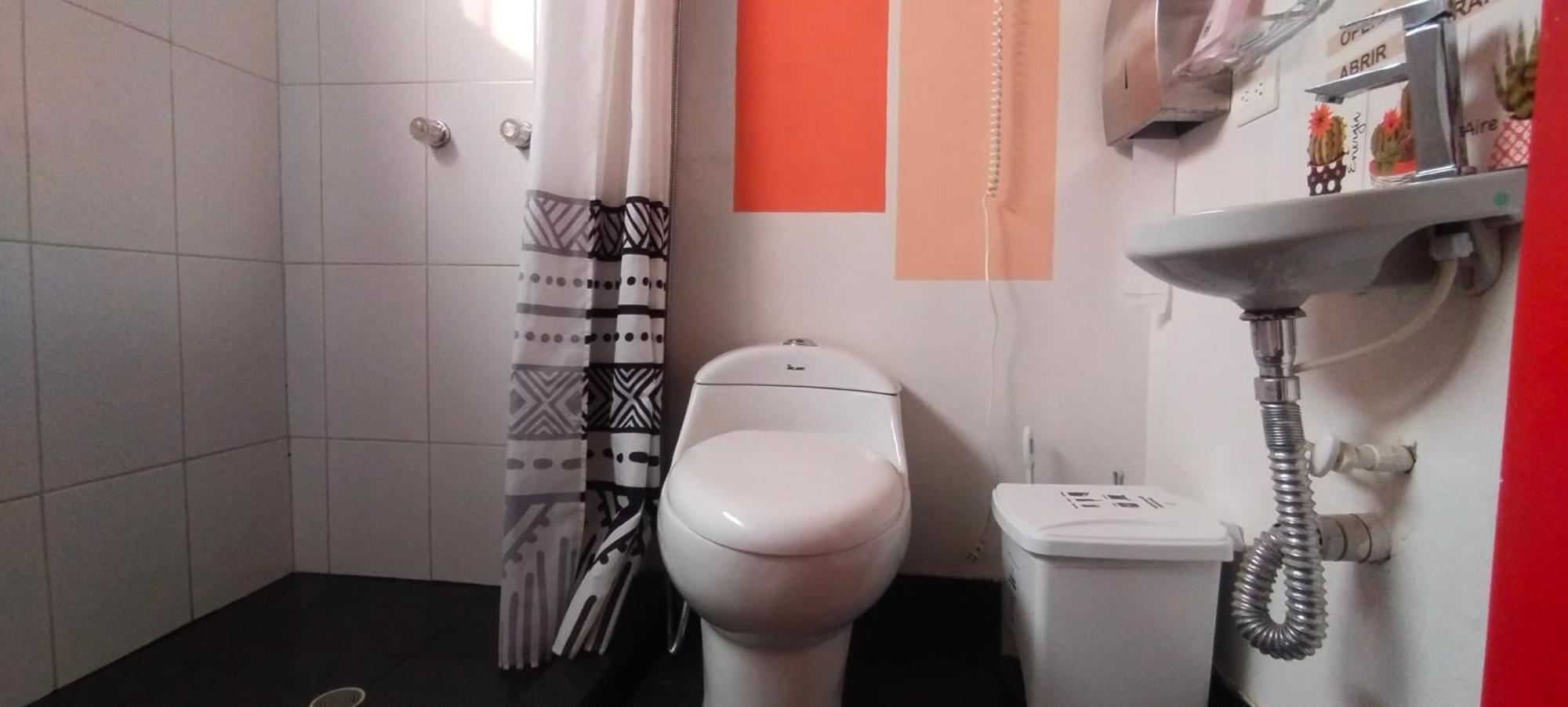 Hostel Metro Floresta Alojamiento メデジン エクステリア 写真